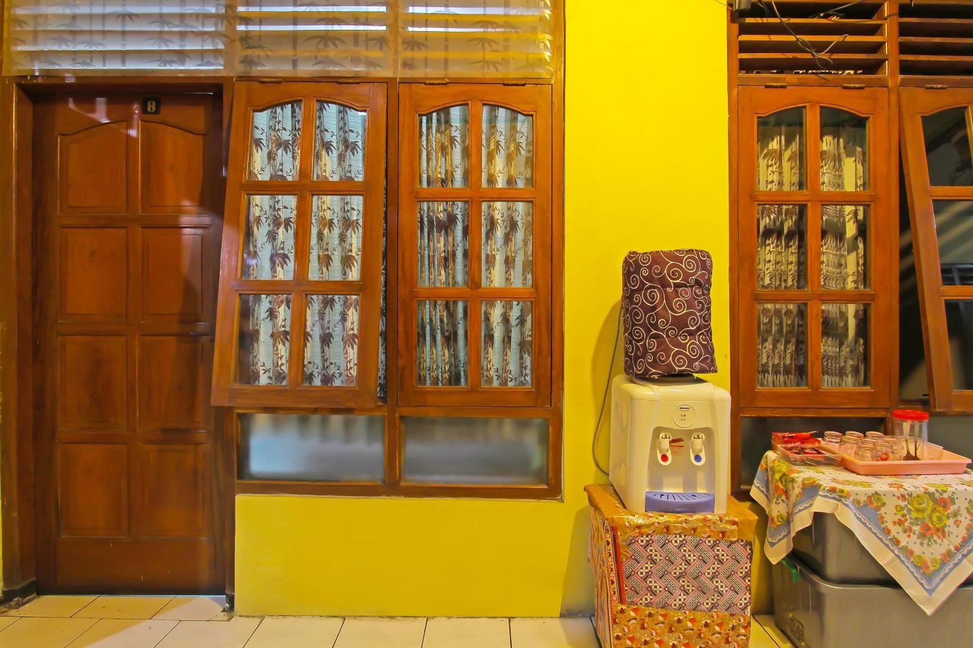 Spot On 91911 Rejeki Homestay Syariah Malioboro يوغياكارتا المظهر الخارجي الصورة